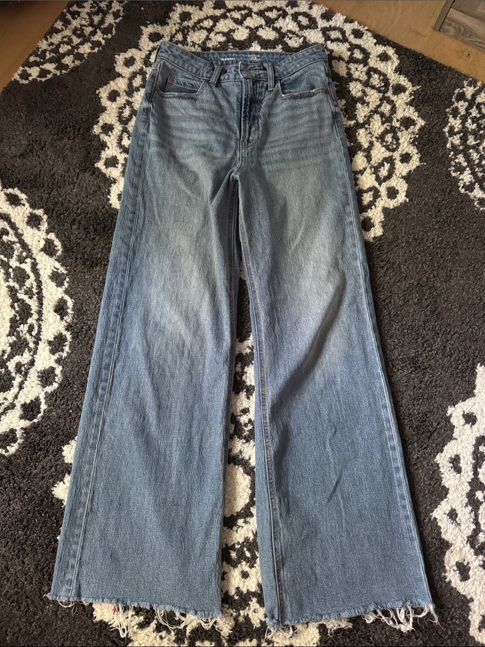 Old navy Women’s sky High-Rise A line Wide Leg Jeans medium wash 4 tall